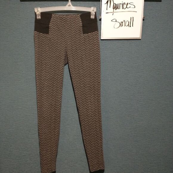 Maurices chevron pattern leggings size small - Picture 1 of 4